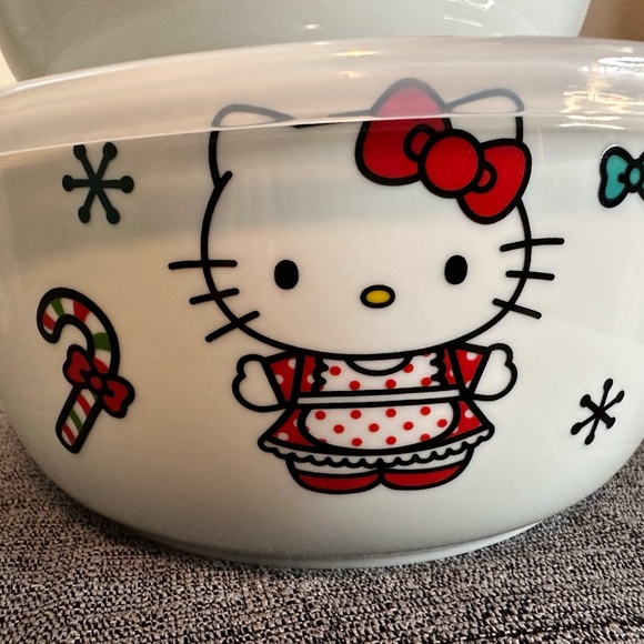 Hello Kitty Christmas Food Containers Set of 3 - Picture 9 of 12